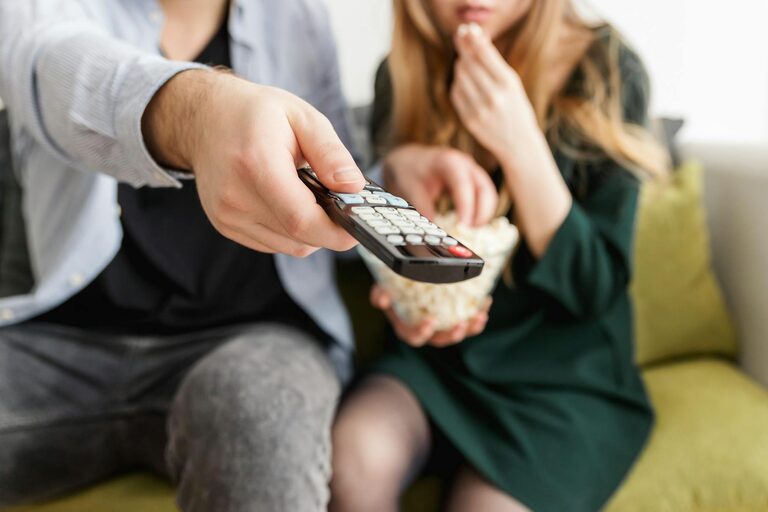 Tips for Hosting a Cozy Movie Night at Home