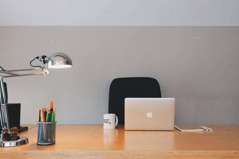 Desk Setup Tips for Focus and Comfort: Create Your Ideal Workspace